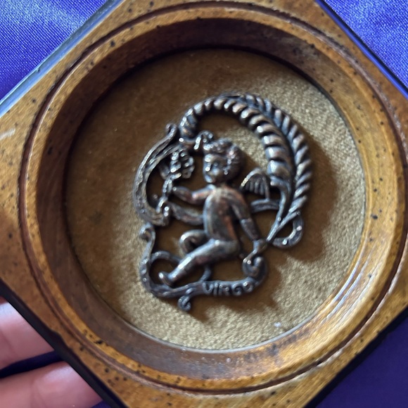 E.A  RIBA Company VTG 70s Zodiac Virgo Wood plaque. Light damage to top. - Picture 2 of 8